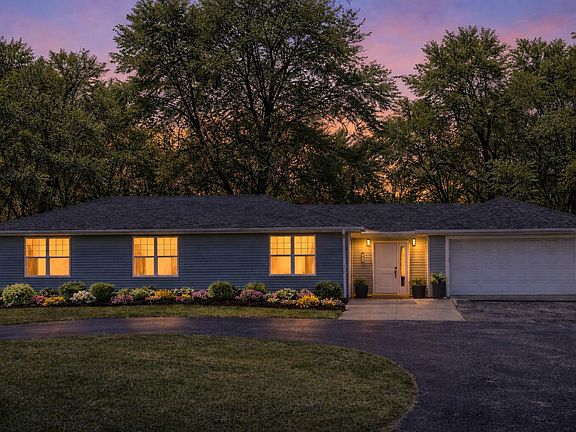 3rd image of 8418 Meadowbrook Dr