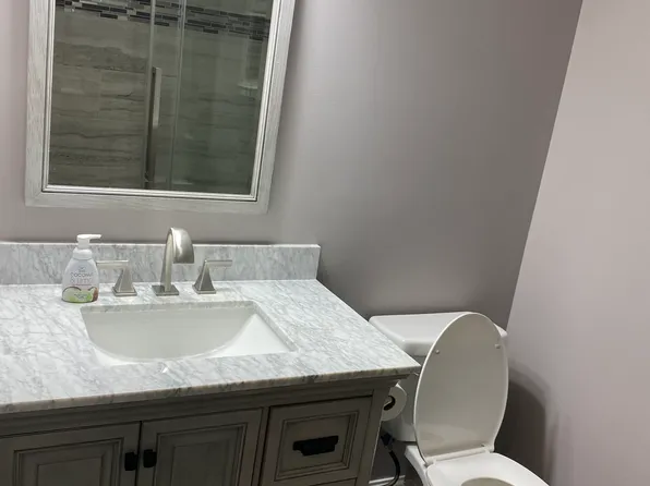 3016 Grove Ln, Cary, IL 60013