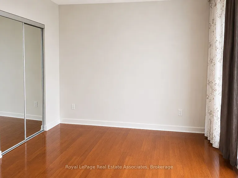 65 Bremner Blvd #4211 — Photo 7