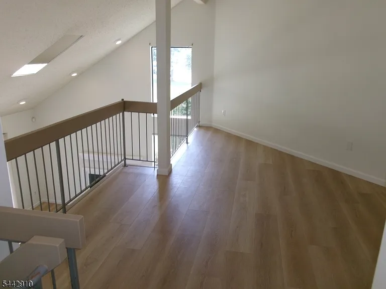 13 Woodhill St — Photo 18