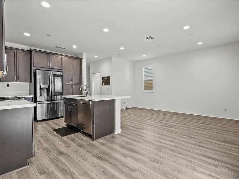 14610 Isla Vista Dr — Photo 6