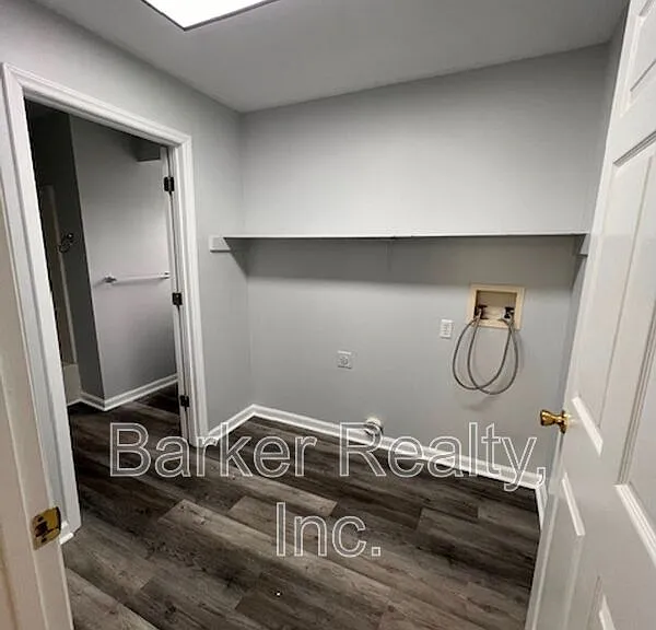 606B E Martin St — Photo 14