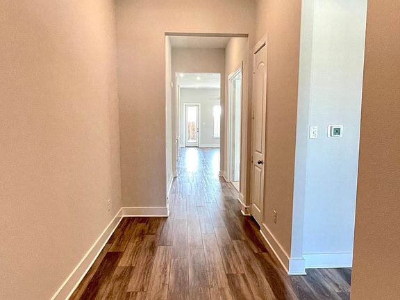 2nd image of 1837 Everglades Dr
