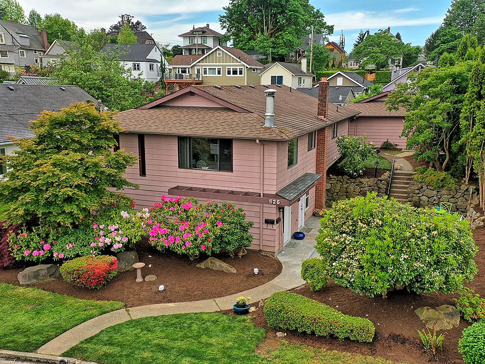 1st image of 526 Avenue A #2