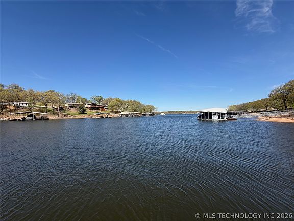 3rd image of 297 Mooring Rd