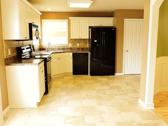 5th image of 3413 Leslie Ln