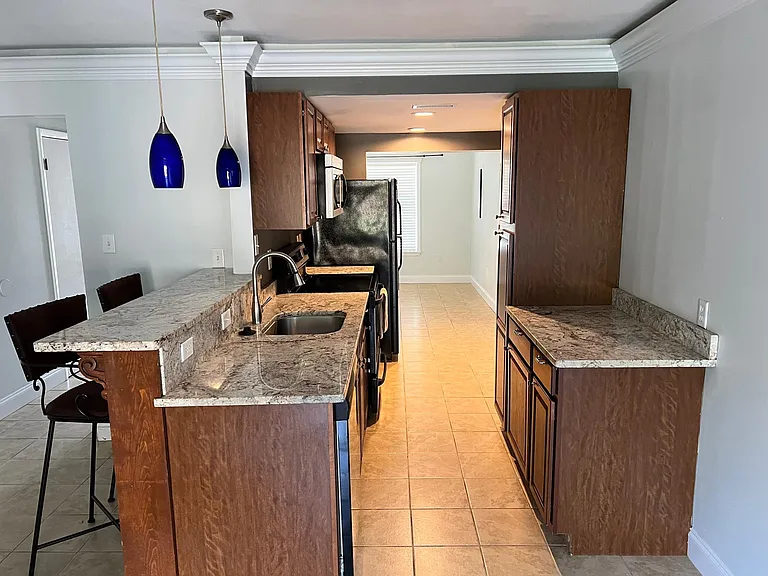 2 Roth Ave — Photo 3
