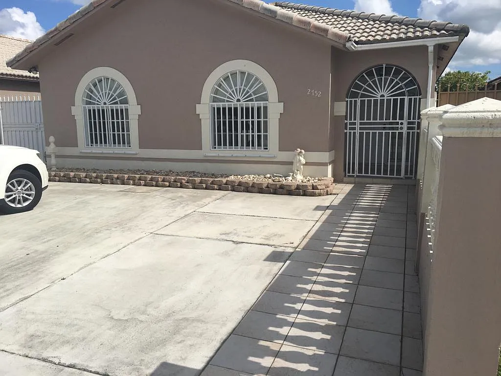 4 bed, 1458 sqft, $3,500 — Photo 1