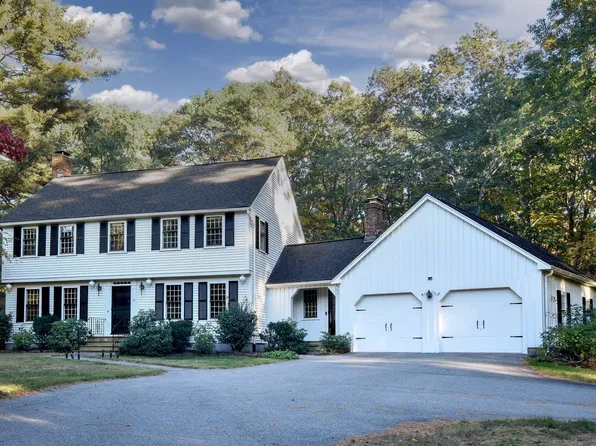 15 Juniper Ln, Dover, MA 02030