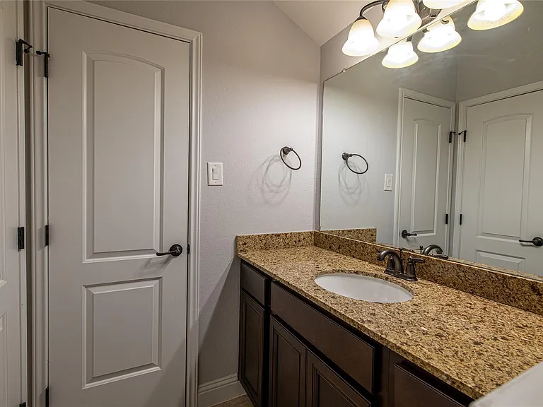 7 Whispering Thicket Pl — Photo 22