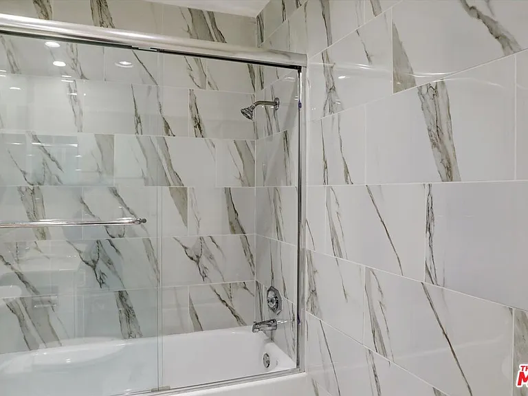 10610 Wilshire Blvd #533 — Photo 12