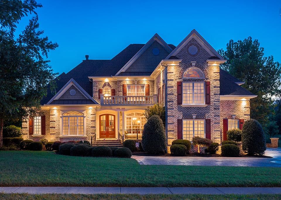 1st image of 127 Tattnall Ct