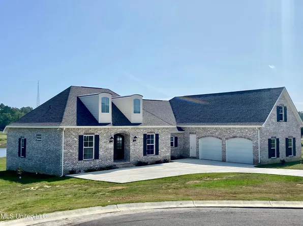 32 Belmont Park, Kiln, MS 39556