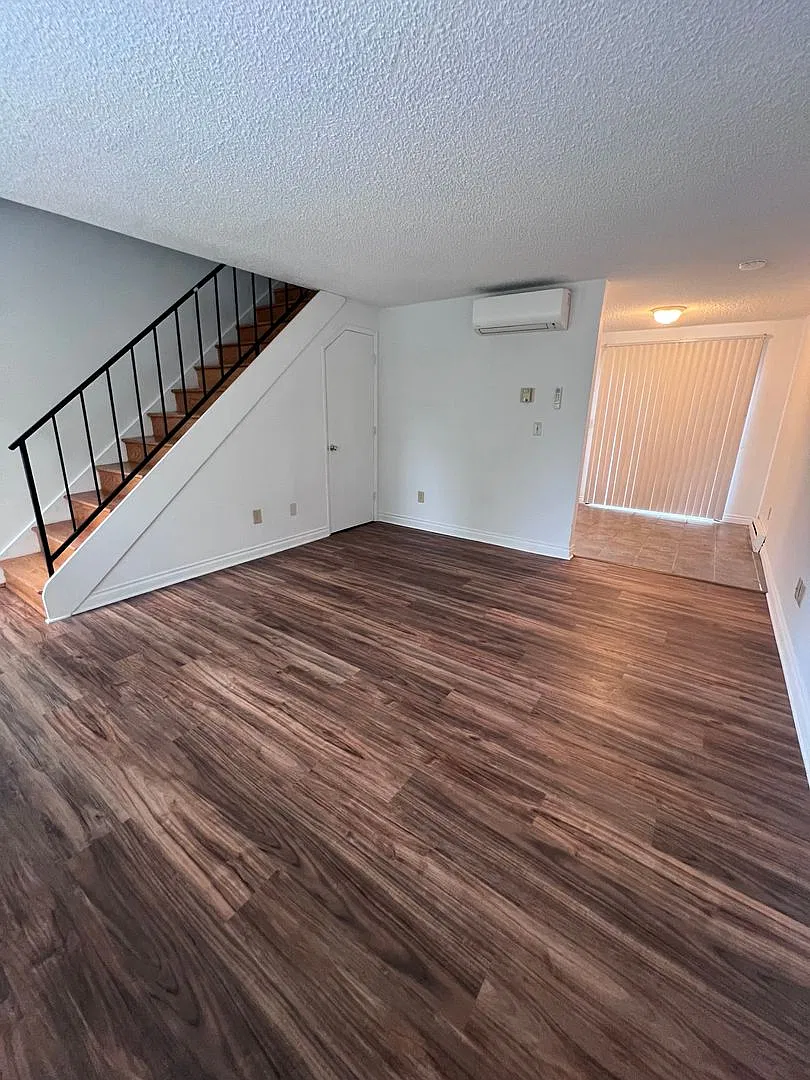 268-34th Ave 4-Plex — Photo 2