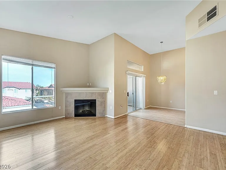 2305 W Horizon Ridge Pkwy #2423 — Photo 7