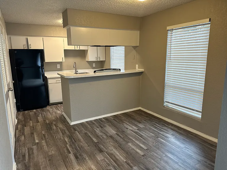 Maxton West Apartment Homes — Photo 30
