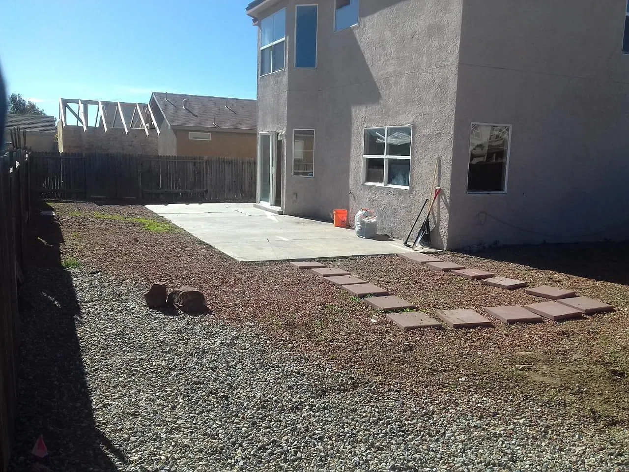 3 bed, 2.5 bath, 2008 sqft, $2,100 — Photo 3