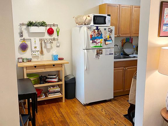 4th image of 2129-30 N Dayton St #2129-106
