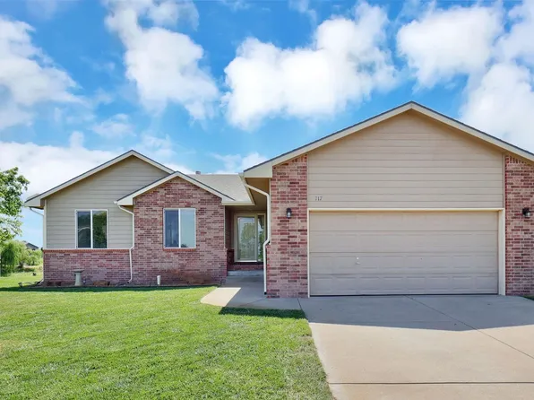 717 S Longbranch Dr, Maize, KS 67101