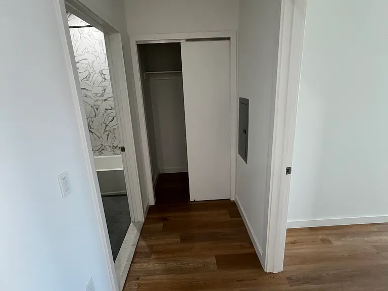 207 Freeway Dr E #3 — Photo 9