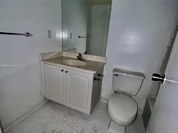 5th image of 3901 S Ocean Dr APT 3C