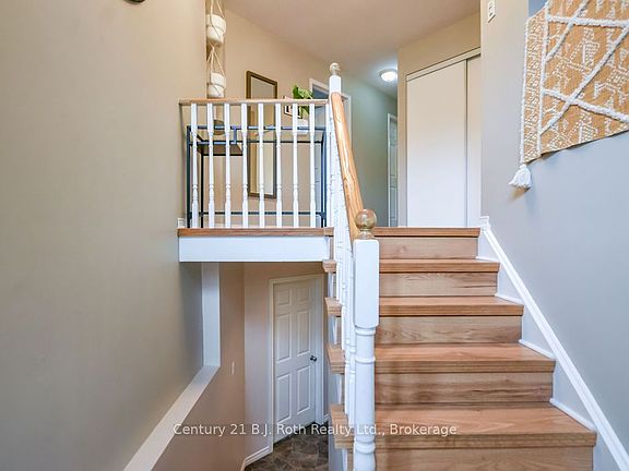 4th image of 1117 Corrie St