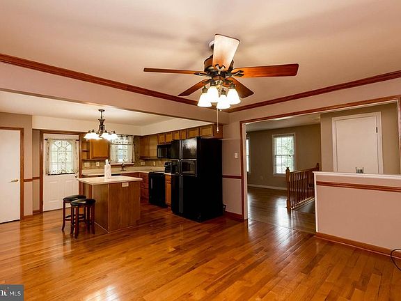 4th image of 4401 Bellewood Dr