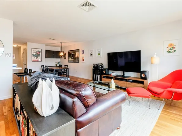 616 Boston Ave Suite 1F, Medford, MA 02155