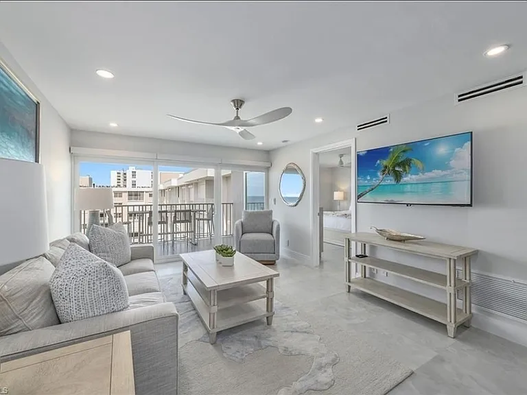 3443 Gulf Shore Blvd N #813 — Photo 8