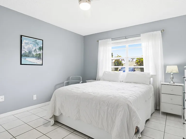 232 Lake Meryl Dr — Photo 8