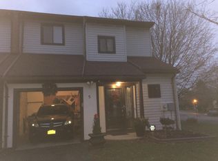 5 Fox Glove Ln, West Henrietta, NY 14586