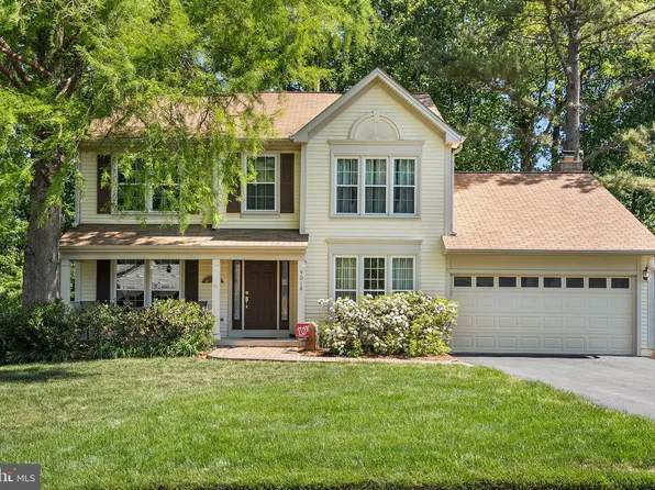 9018 Triple Ridge Rd, Fairfax Station, VA 22039