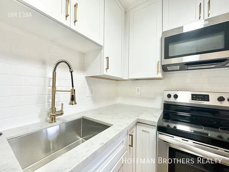 5111 Harold Way #205 — Photo 4