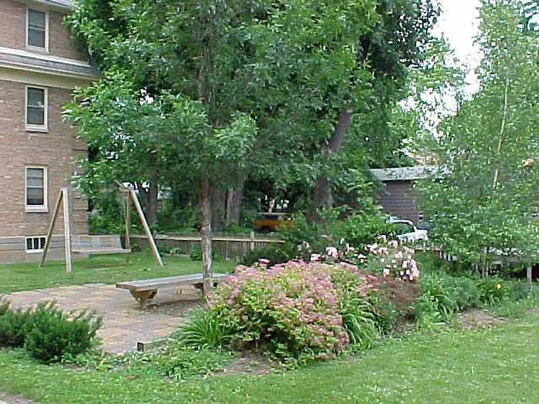 2420 E Washington Ave — Photo 2