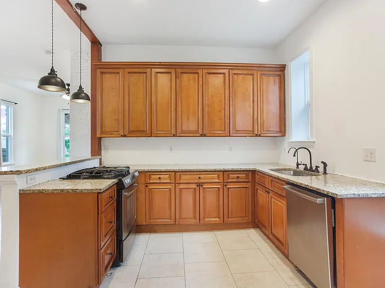 3800 N Adams St — Photo 16