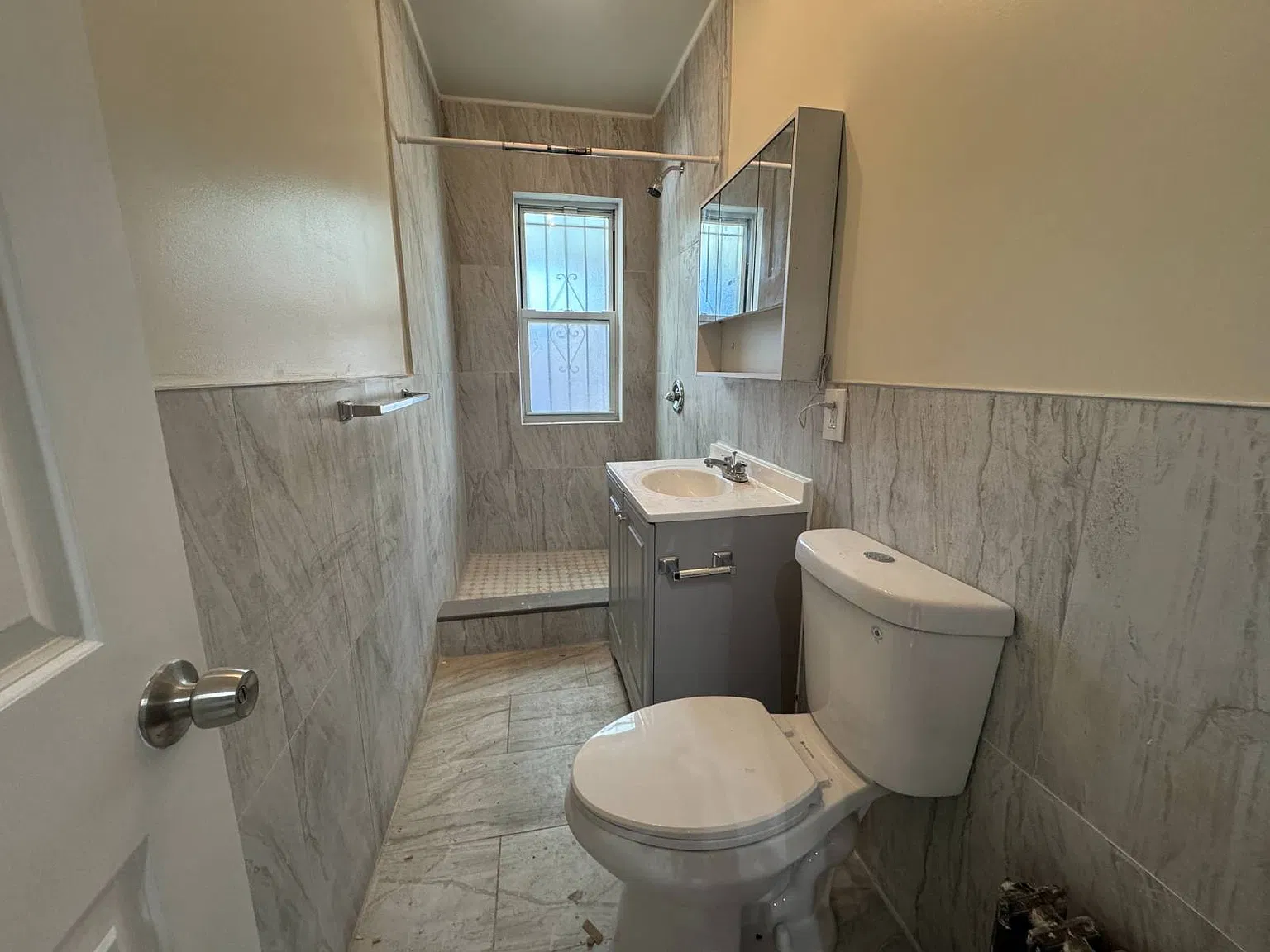2 bed, 1.0 bath, 800 sqft, $3,100 — Photo 4