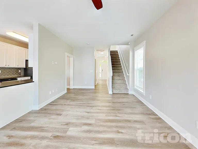 13528 Swinton Rd — Photo 3