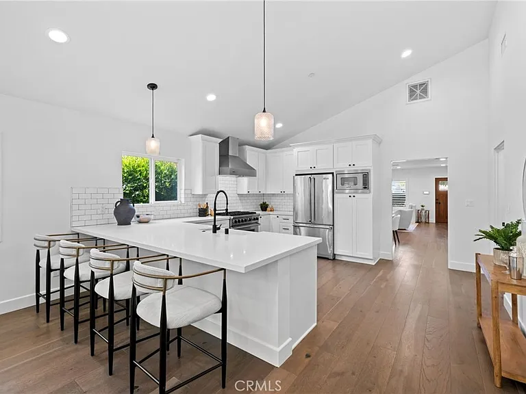 827 N Lamer St — Photo 8