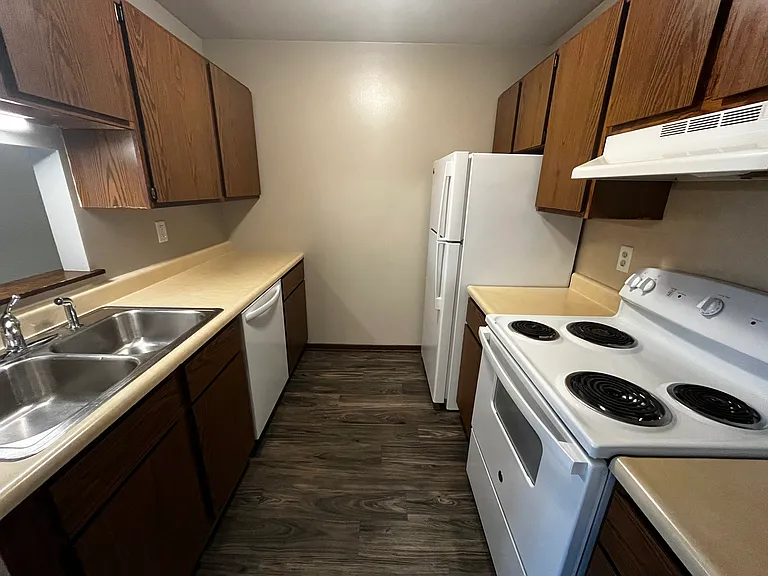 709 Fieldstone Ct #11 — Photo 2