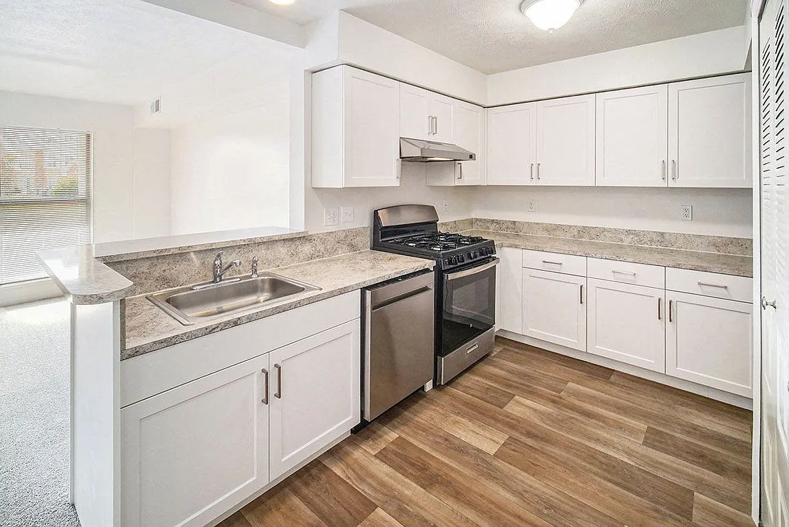 Black Sand Apartment Homes — Photo 2
