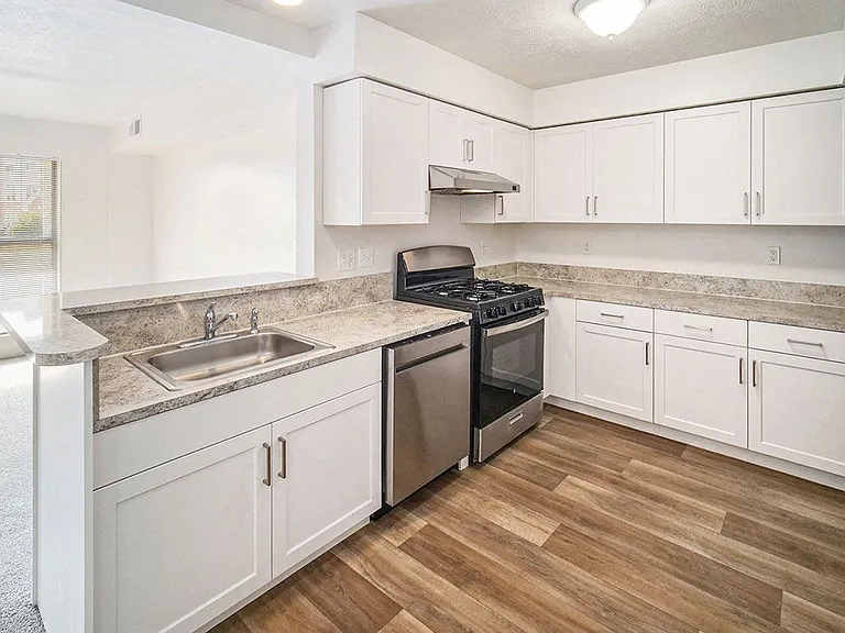 Black Sand Apartment Homes — Photo 2