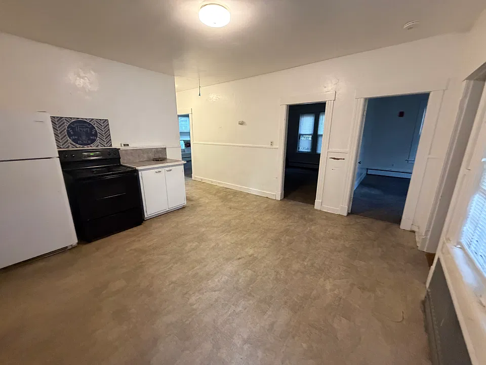 99 Cross St #2R