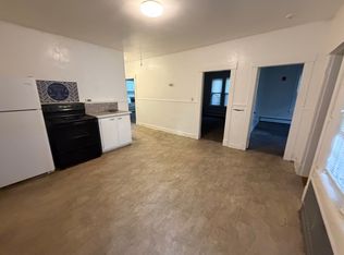 99 Cross St APT 2R, Southbridge, MA 01550