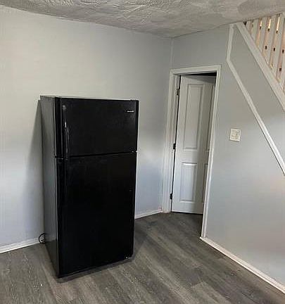 3rd image of 501 High St