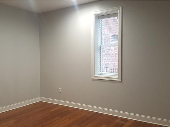 5th image of 220 Franklin St APT 3
