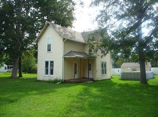 1001 S Prairie St, Brookston, IN 47923