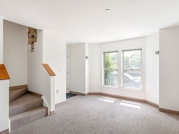 4th image of 955 Tremont St APT 1