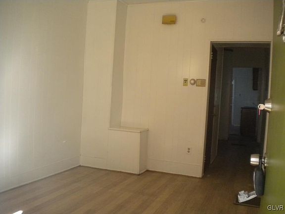 2nd image of 325-5 N Lumber St