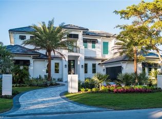 1985 Crayton RD, NAPLES, FL 34102