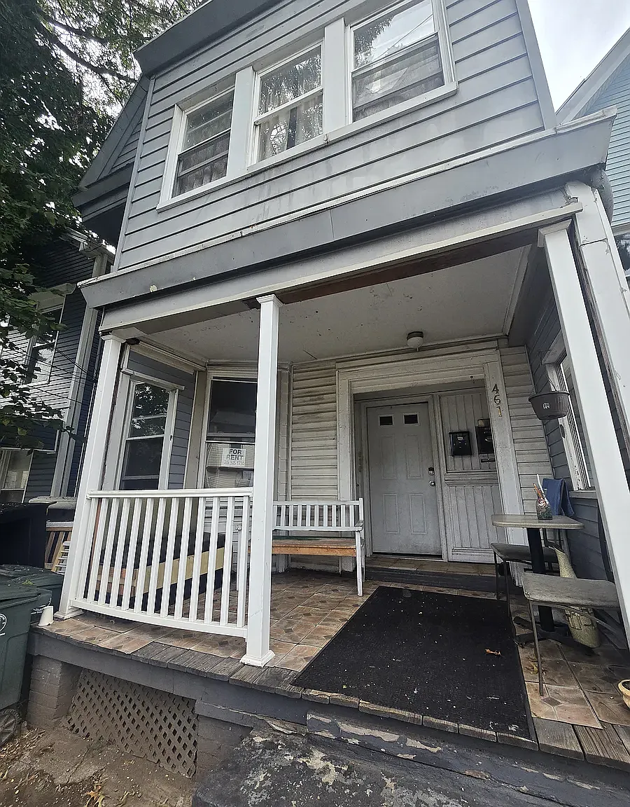 3 bed, $1,950 — Photo 1